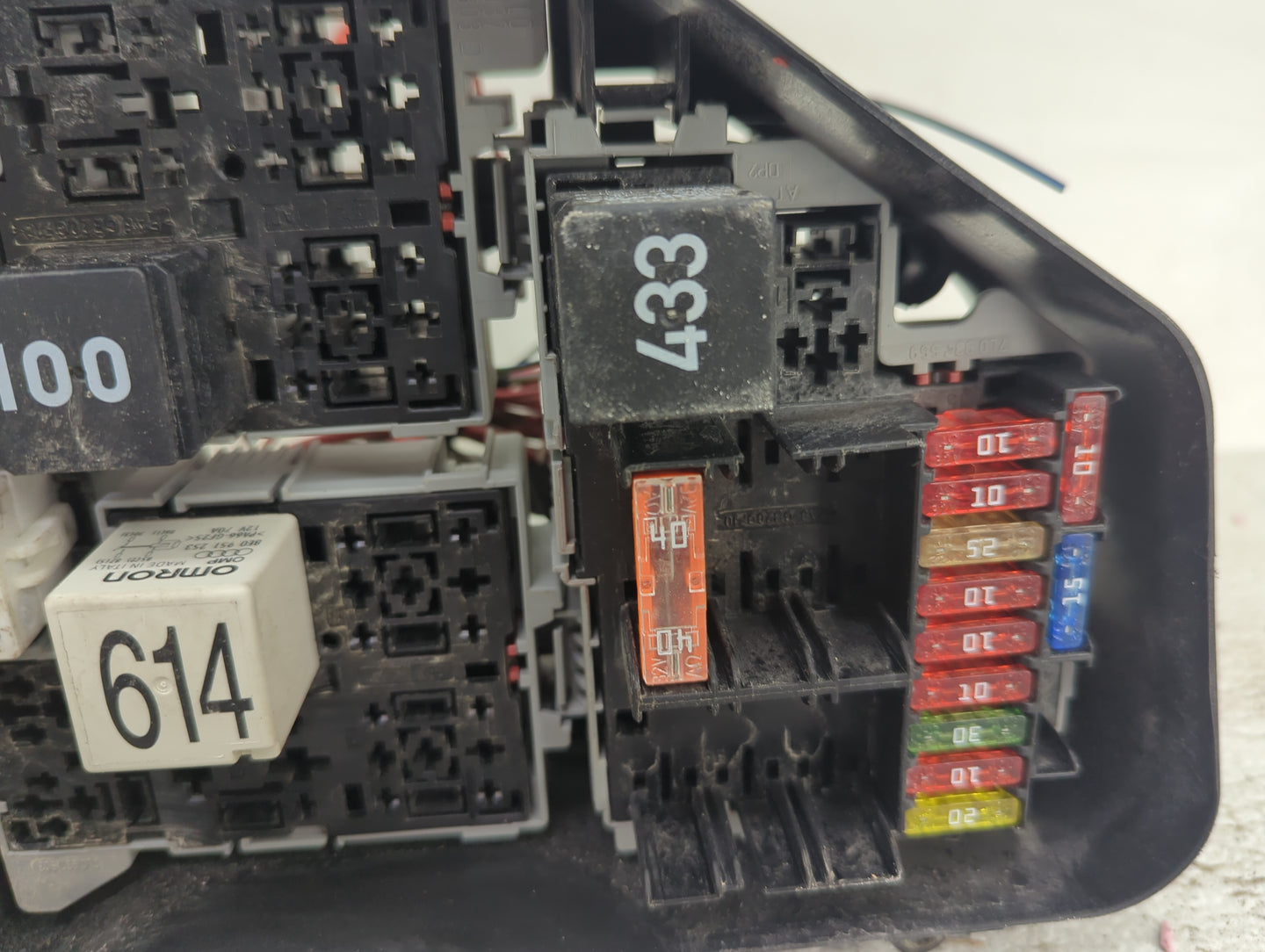 2011-2017 Volkswagen Touareg Fusebox Fuse Box Panel Relay Module P/N:7L0937615 Fits Fits 2011 2012 2013 2014 2015 2016 2017 