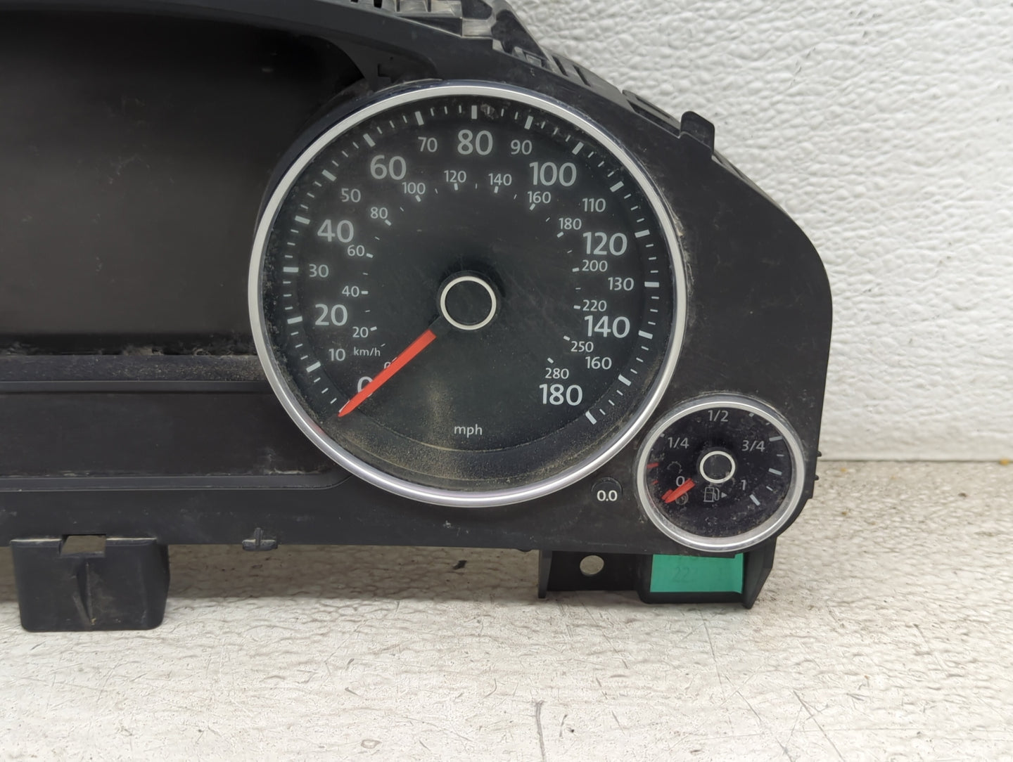 2011-2012 Volkswagen Touareg Instrument Cluster Speedometer Gauges P/N:7P6920980M 0263677037 Miles: Fits Fits 2011 2012 OEM 