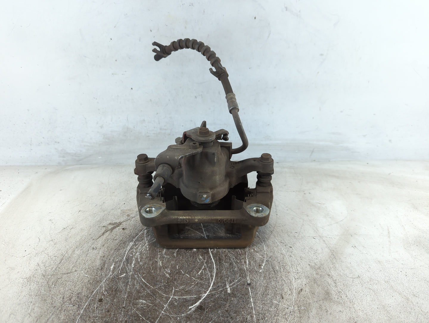 2009-2014 Volkswagen Routan Front Passenger Right Brake Caliper 699637 - Oemusedautoparts1.com