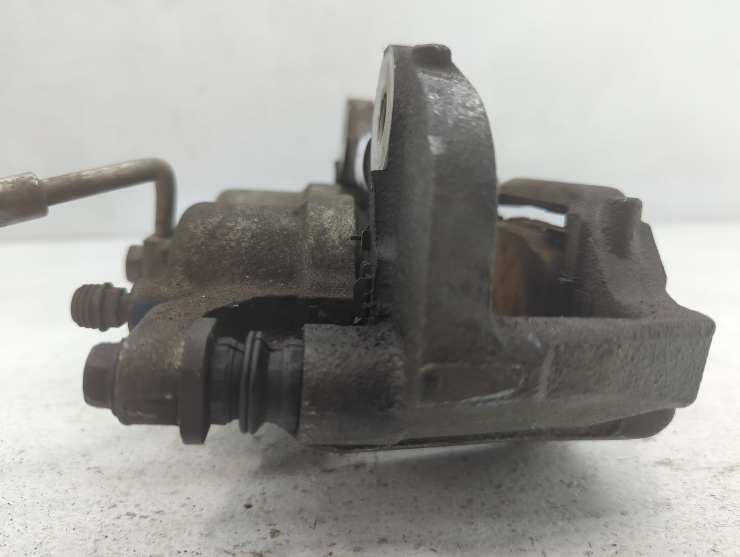 2009-2014 Volkswagen Routan Front Driver Left Brake Caliper - Oemusedautoparts1.com