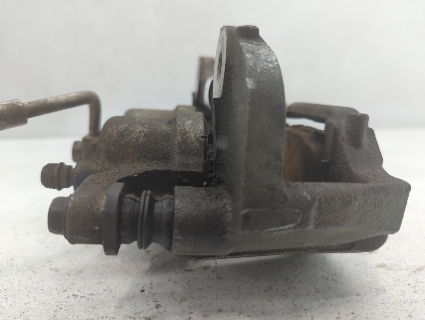 2009-2014 Volkswagen Routan Front Driver Left Brake Caliper - Oemusedautoparts1.com