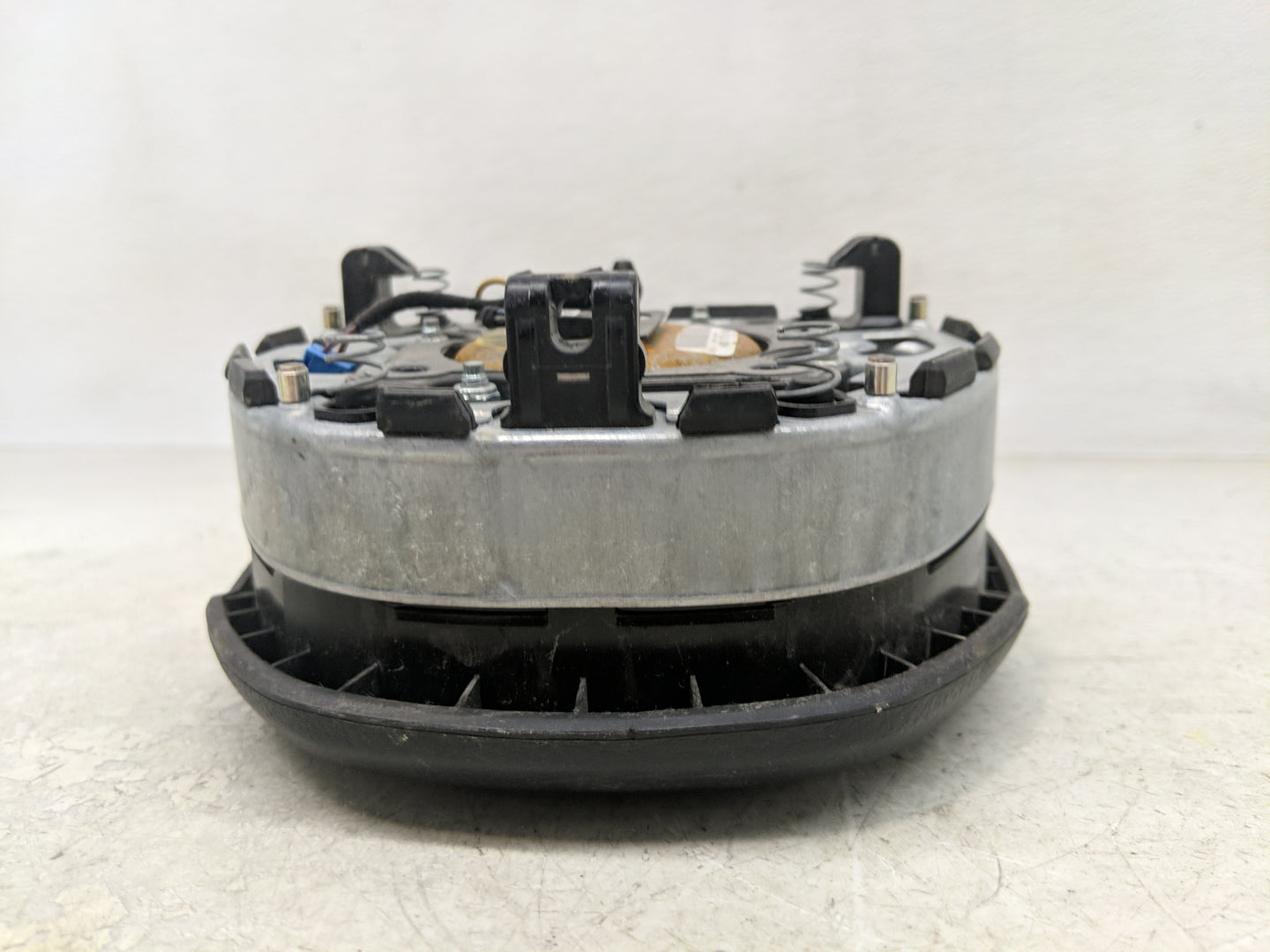 2012 Volvo 740 Air Bag Driver Left Steering Wheel Mounted P/N:32306778296 Fits Fits 2009 2010 2011 2013 2014 2015 2016 2017 