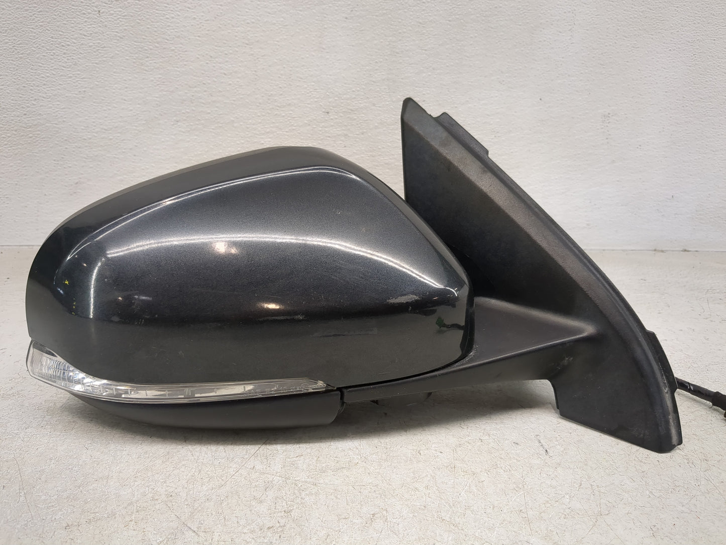 2011-2018 Volvo S60 Passenger Side View Mirror - Right Door Mirror OEM Used - Oemusedautoparts1.com