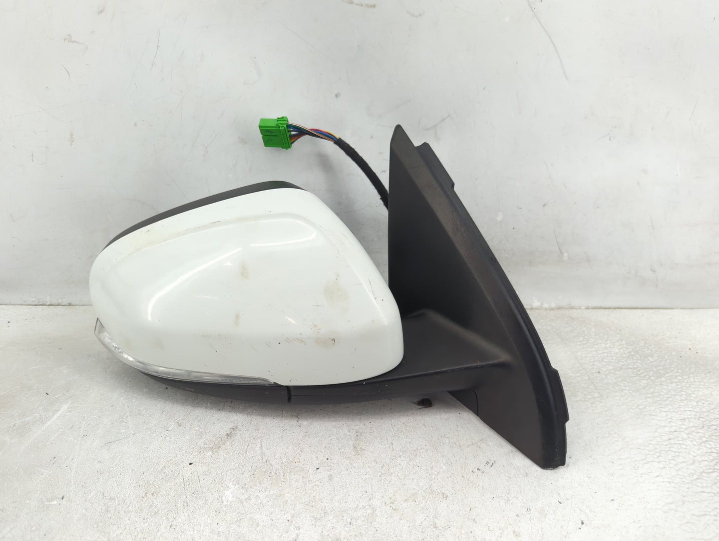 2011-2018 Volvo S60 Passenger Side View Mirror - Right Door Mirror OEM Used - Oemusedautoparts1.com