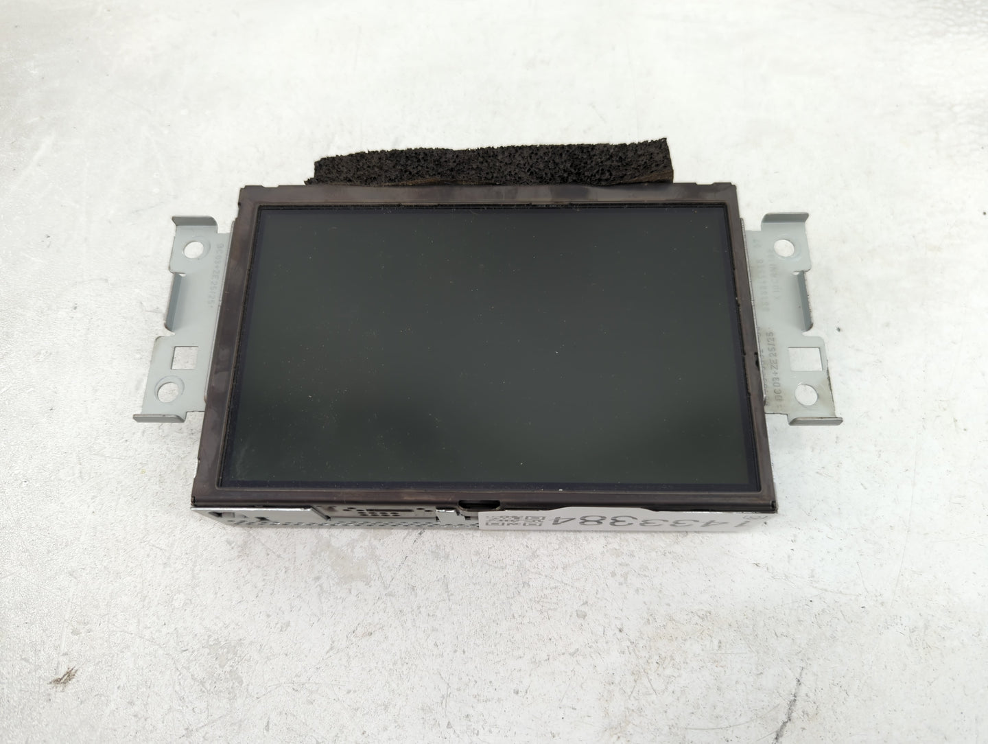 2011-2015 Volvo S60 Information Display Screen - Oemusedautoparts1.com