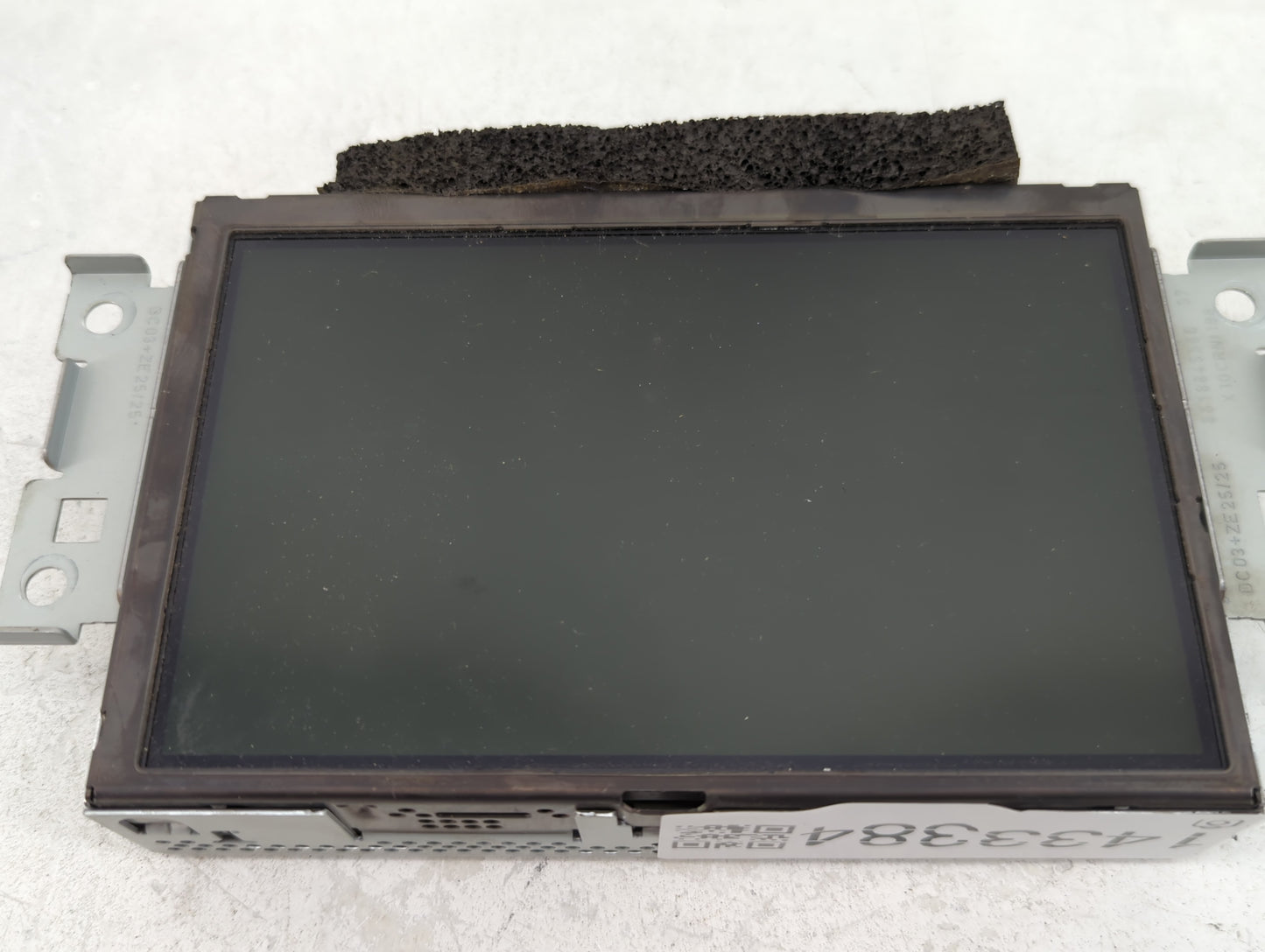 2011-2015 Volvo S60 Information Display Screen - Oemusedautoparts1.com