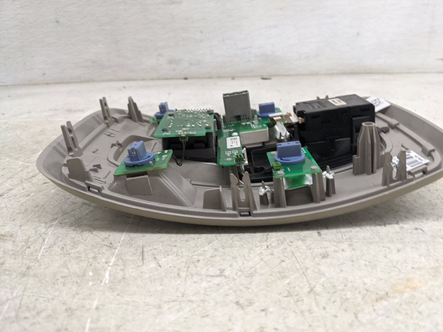 2012 Volvo S60 Overhead Roof Console Tan - Oemusedautoparts1.com