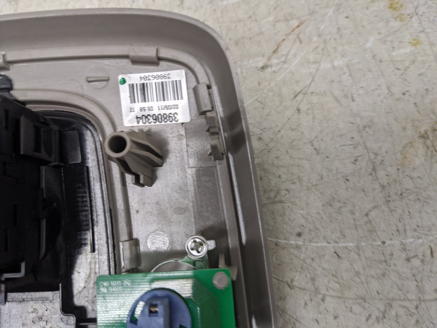 2012 Volvo S60 Overhead Roof Console Tan - Oemusedautoparts1.com