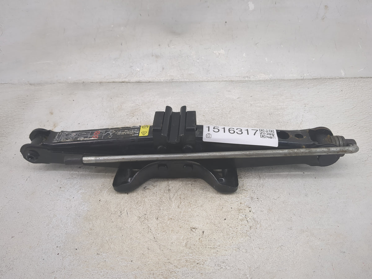 2012 Volvo S60 Spare Scissor Car Jack 1516317 - Oemusedautoparts1.com