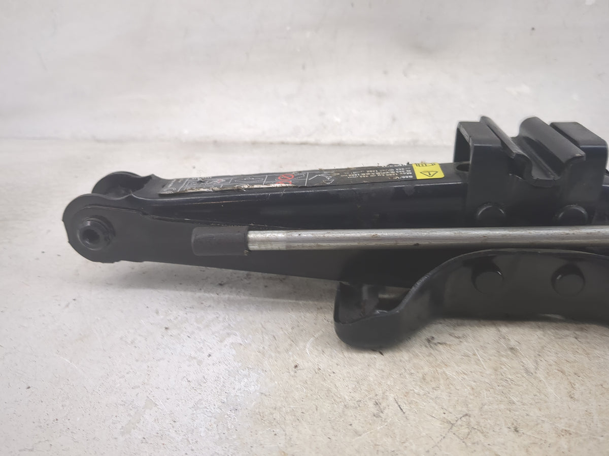 2012 Volvo S60 Spare Scissor Car Jack 1516317 - Oemusedautoparts1.com
