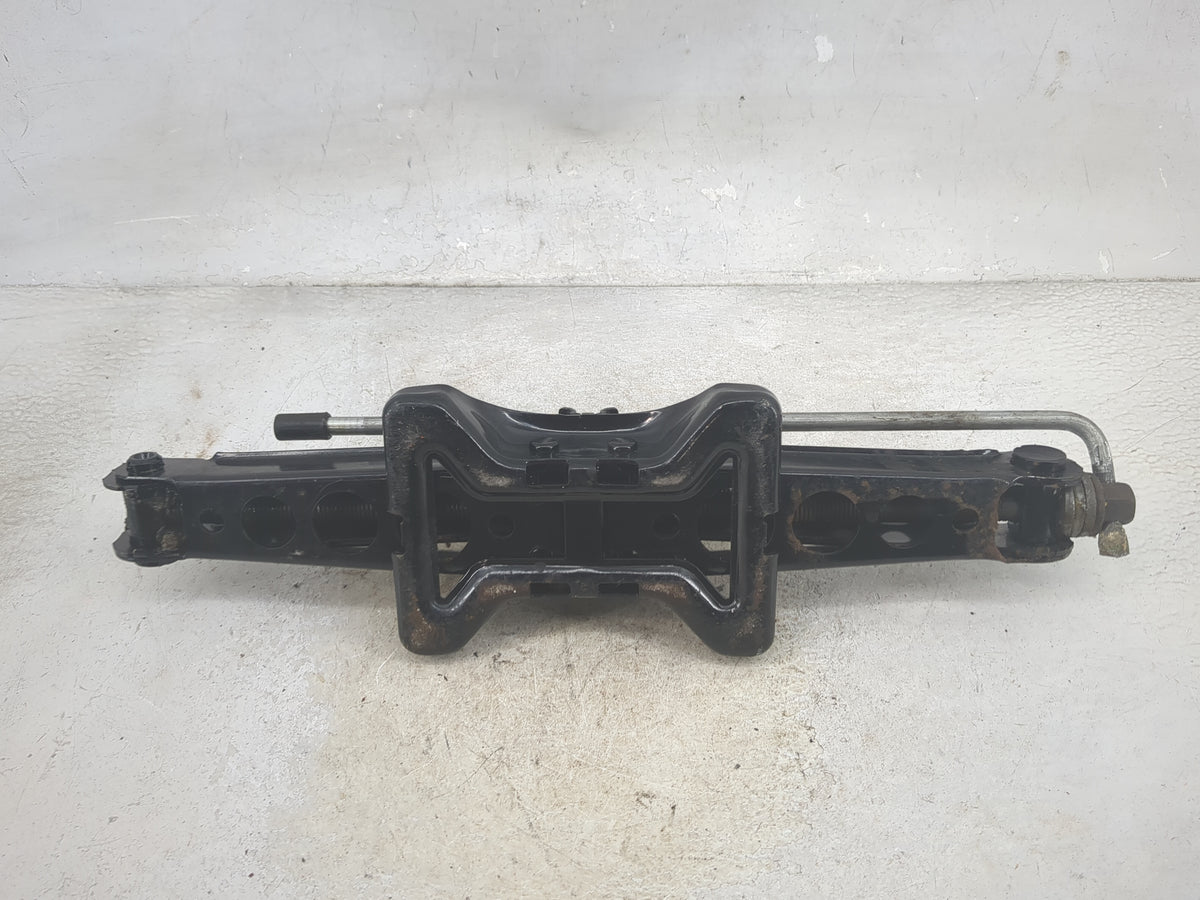 2012 Volvo S60 Spare Scissor Car Jack 1516317 - Oemusedautoparts1.com