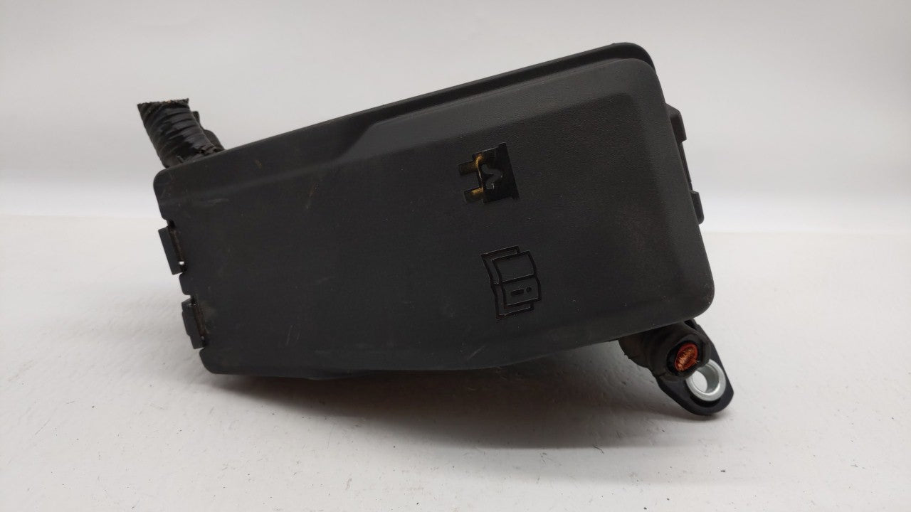 2014 Volvo S60 Fusebox Fuse Box Panel Relay Module P/N:6G9T-14A067-CA 6G9T-14A076-MB Fits Fits 2011 2012 OEM Used Auto Parts