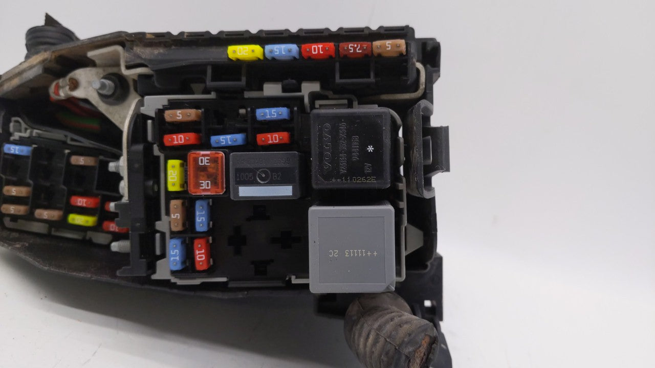 2014 Volvo S60 Fusebox Fuse Box Panel Relay Module P/N:6G9T-14A067-CA 6G9T-14A076-MB Fits Fits 2011 2012 OEM Used Auto Parts