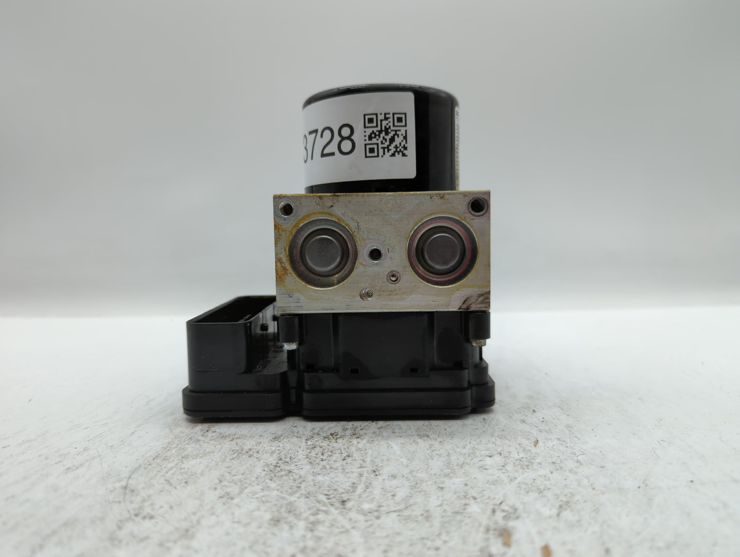 2014-2016 Volvo S60 ABS Pump Control Module Replacement P/N:P31400101 P31400544, P31329137 Fits Fits 2014 2015 2016 OEM Used