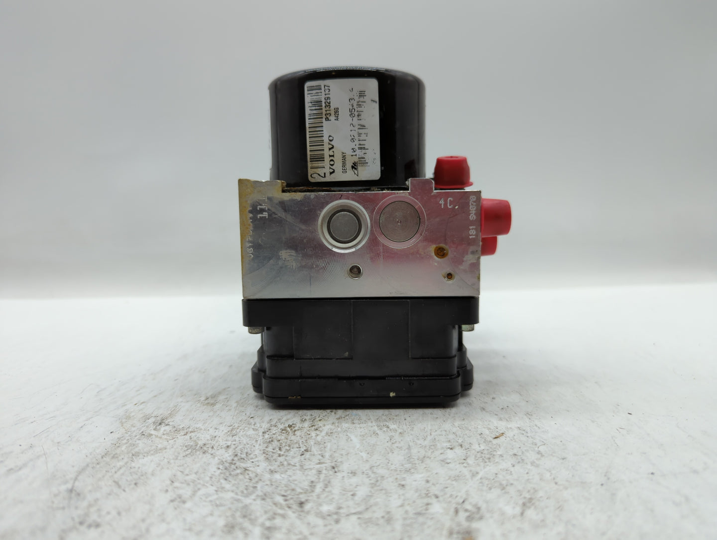2014-2016 Volvo S60 ABS Pump Control Module Replacement P/N:P31400101 P31400544, P31329137 Fits Fits 2014 2015 2016 OEM Used