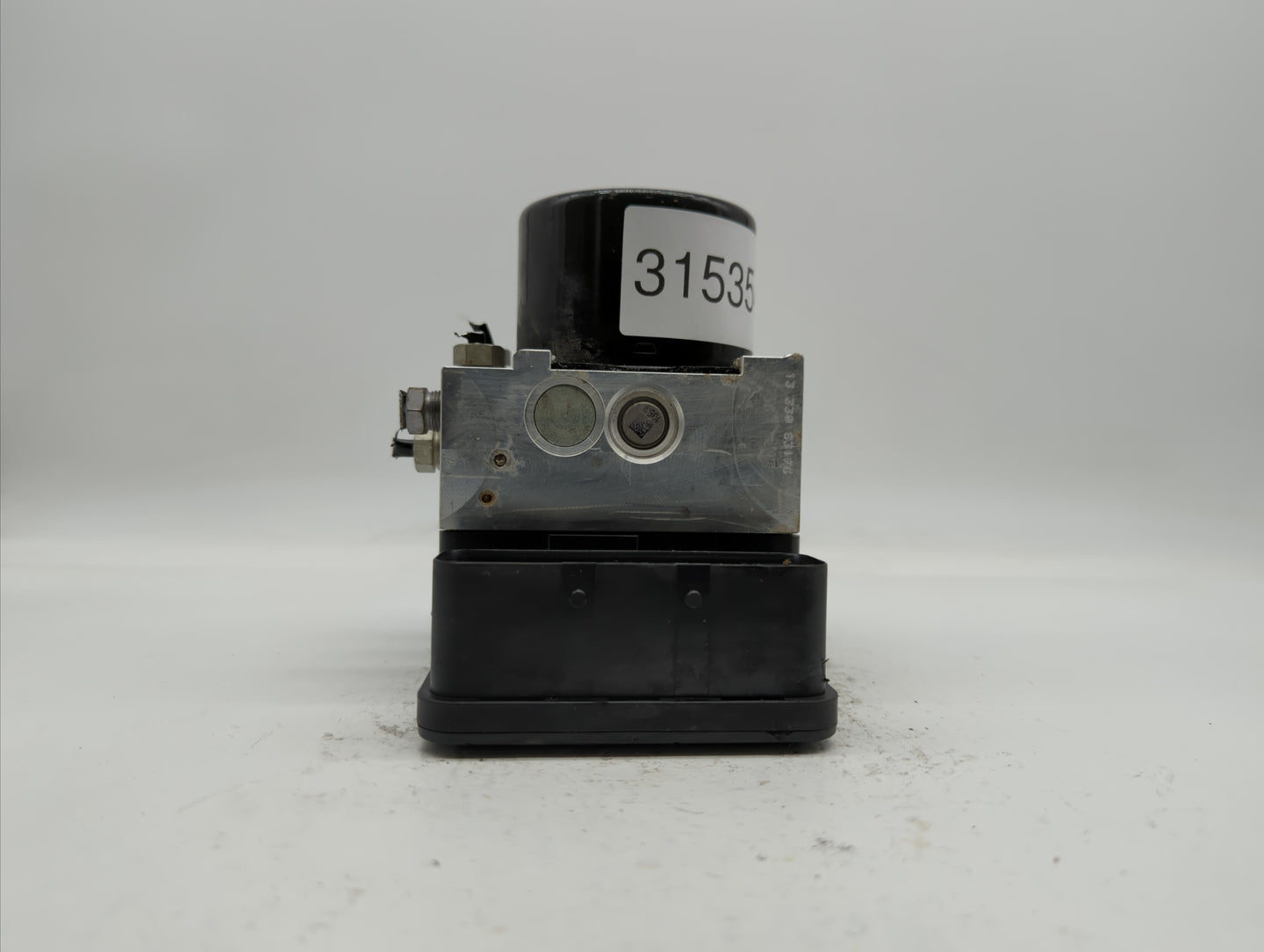 2014-2016 Volvo S60 ABS Pump Control Module Replacement P/N:P31400101 P31400544, P31329137 Fits Fits 2014 2015 2016 OEM Used