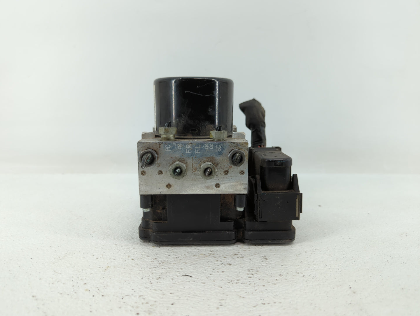 2014-2016 Volvo S60 ABS Pump Control Module Replacement P/N:P31329137 P31400101, P31400544 Fits Fits 2014 2015 2016 OEM Used