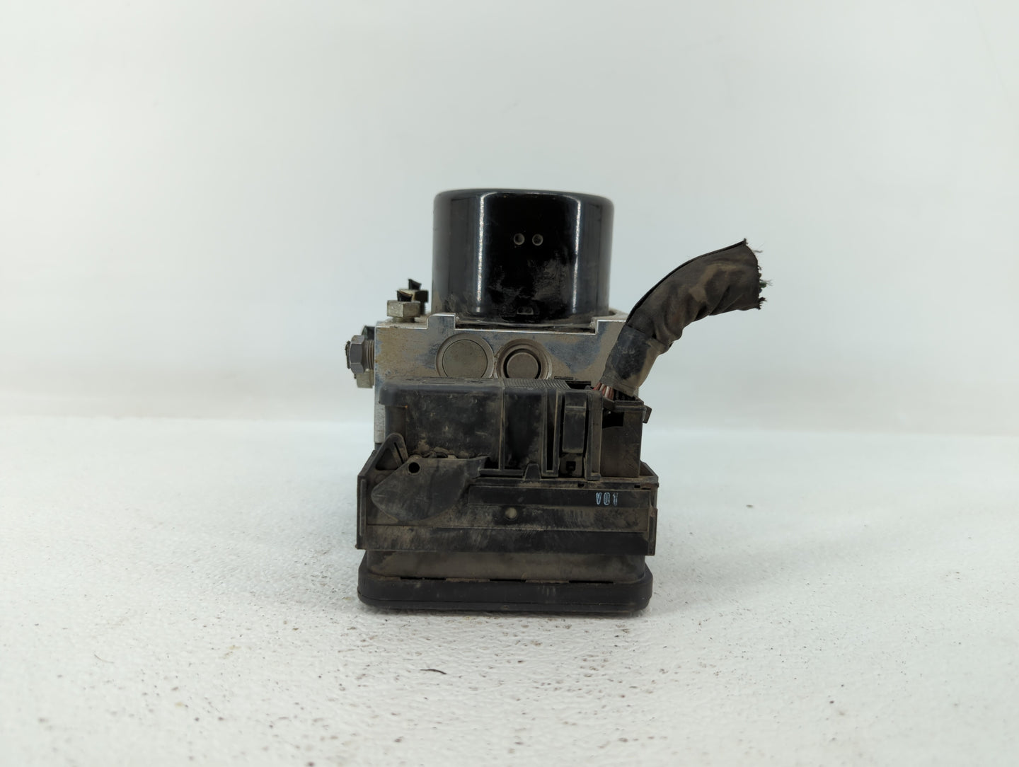 2014-2016 Volvo S60 ABS Pump Control Module Replacement P/N:P31329137 P31400101, P31400544 Fits Fits 2014 2015 2016 OEM Used