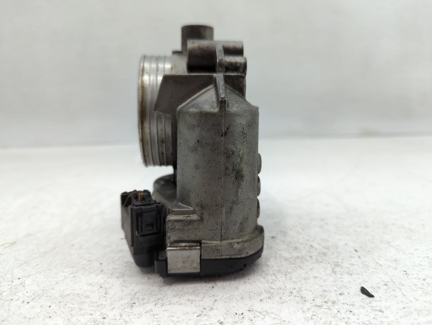 2012 Volvo S60 Throttle Body P/N:30711552 Fits Fits 2004 2005 2006 2007 2008 2009 2010 2011 2013 OEM Used Auto Parts - Oemus