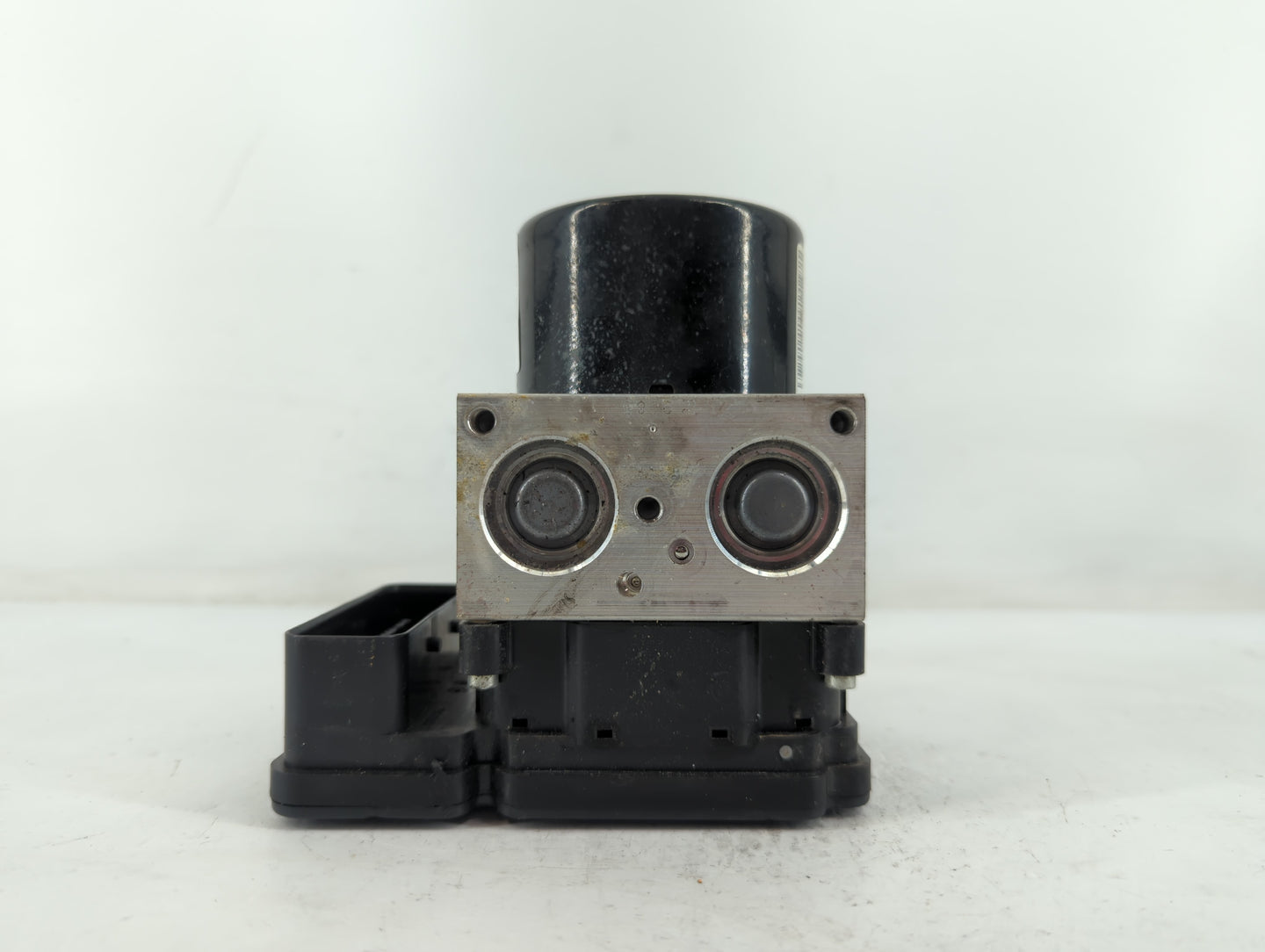 2011-2016 Volvo S60 ABS Pump Control Module Replacement P/N:P31329137 Fits Fits 2011 2012 2013 2014 2015 2016 OEM Used Auto 