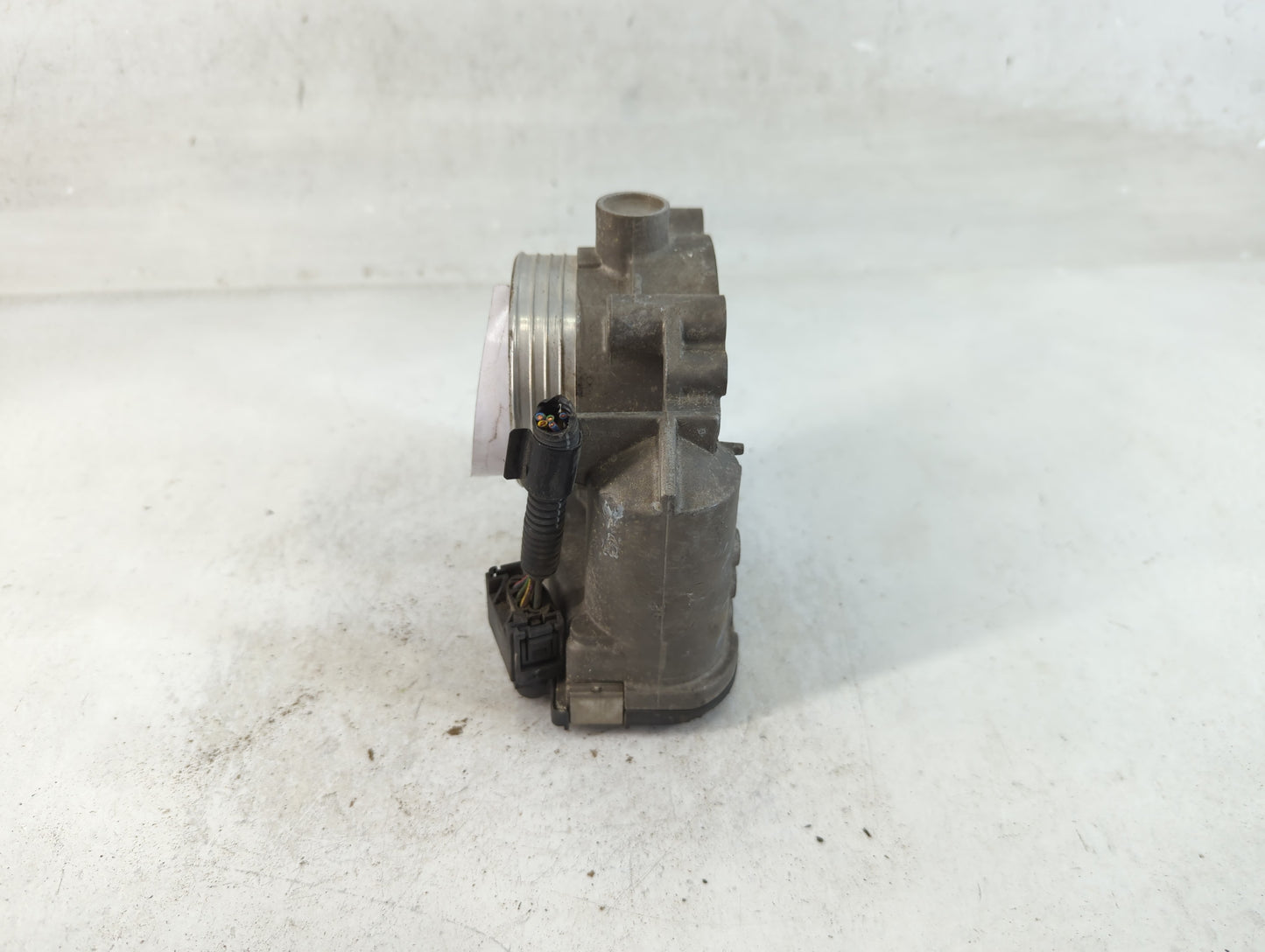 2012 Volvo S60 Throttle Body P/N:30711552 Fits Fits 2004 2005 2006 2007 2008 2009 2010 2011 2013 OEM Used Auto Parts - Oemus