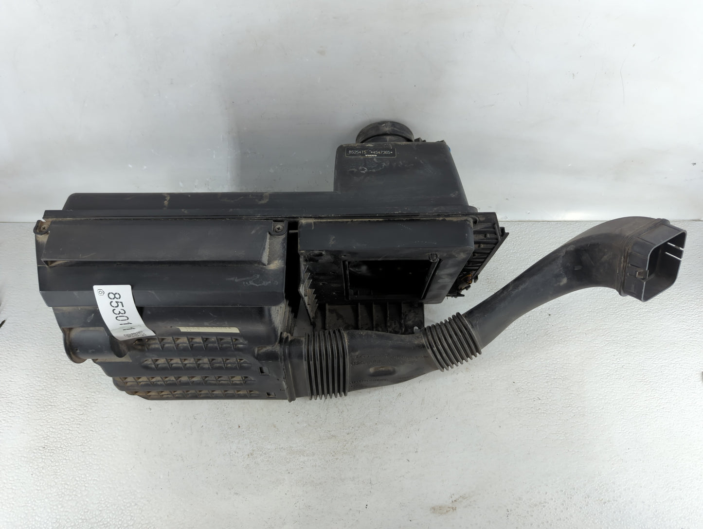 2012 Volvo S60 Air Cleaner Intake-duct Hose Tube - Oemusedautoparts1.com