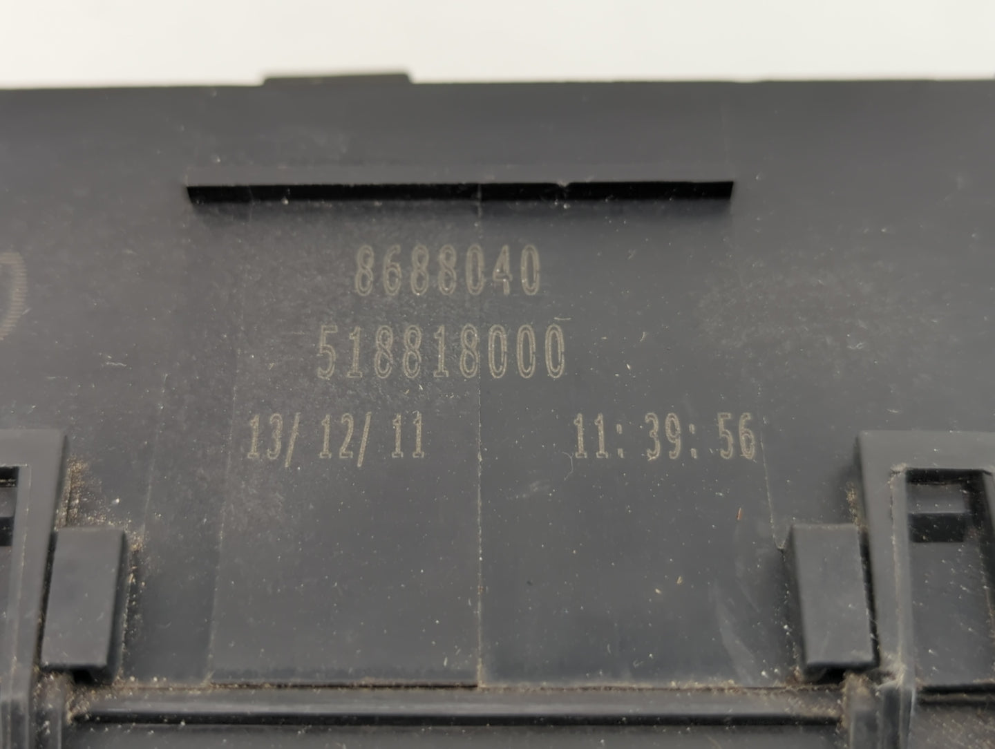 2012 Volvo S70 Fusebox Fuse Box Panel Relay Module P/N:518818000 Fits Fits 2010 2011 2013 OEM Used Auto Parts - Oemusedautop