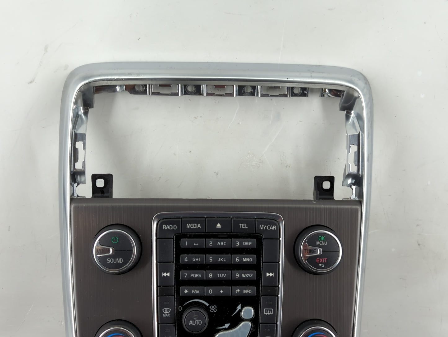 2013 Volvo V60 Radio AM FM Cd Player Receiver Replacement P/N:8632427 Fits Fits 2011 2012 OEM Used Auto Parts - Oemusedautop