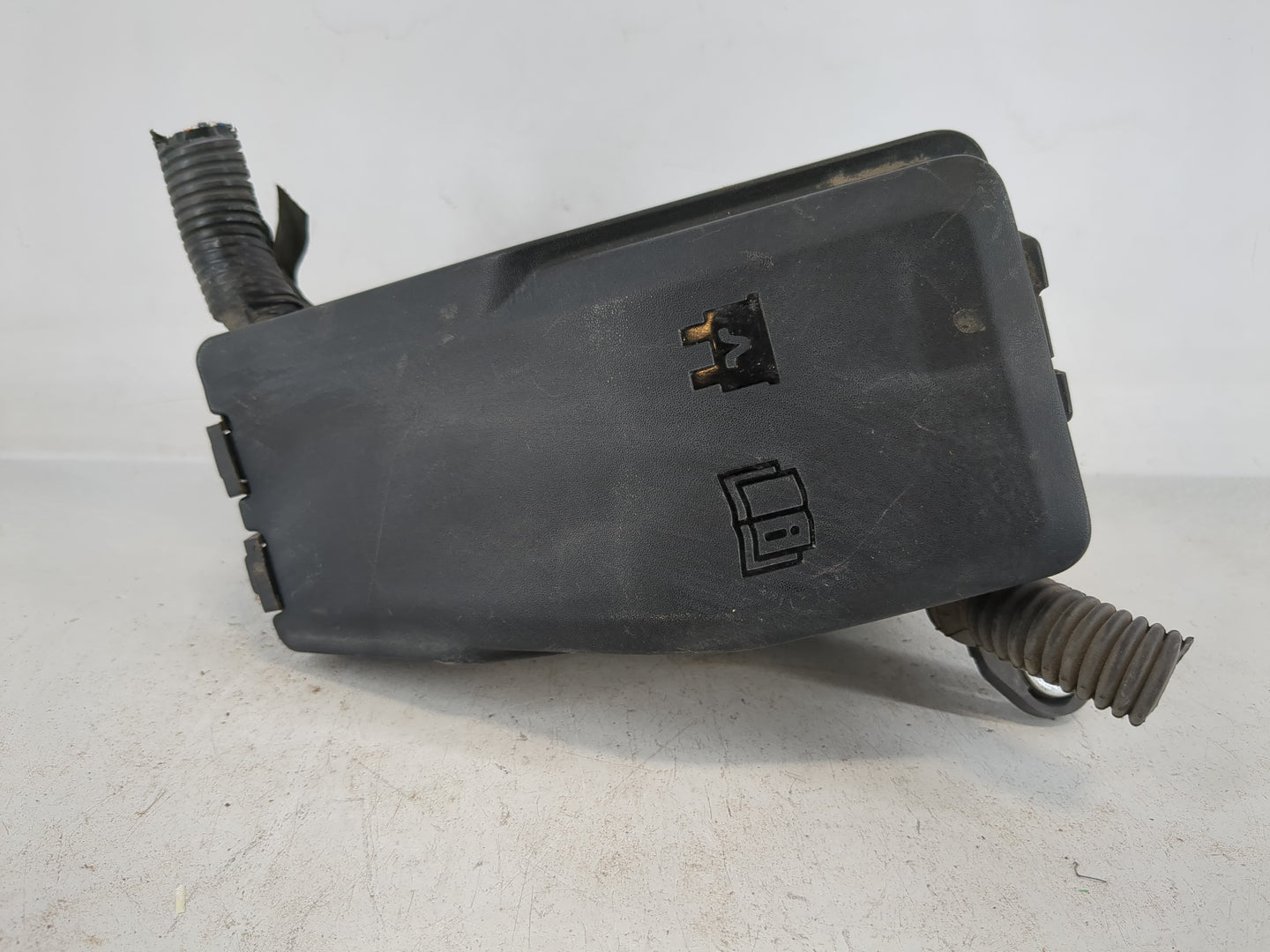 2013 Volvo V60 Fusebox Fuse Box Panel Relay Module P/N:21328191 Fits Fits 2011 2012 2014 OEM Used Auto Parts - Oemusedautopa