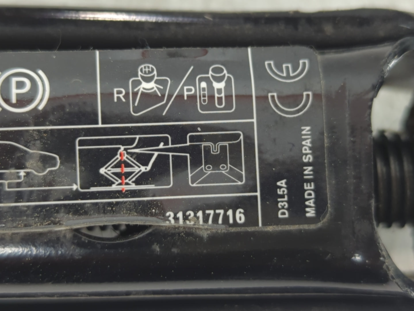 2012 Volvo V60 Spare Scissor Car Jack - Oemusedautoparts1.com