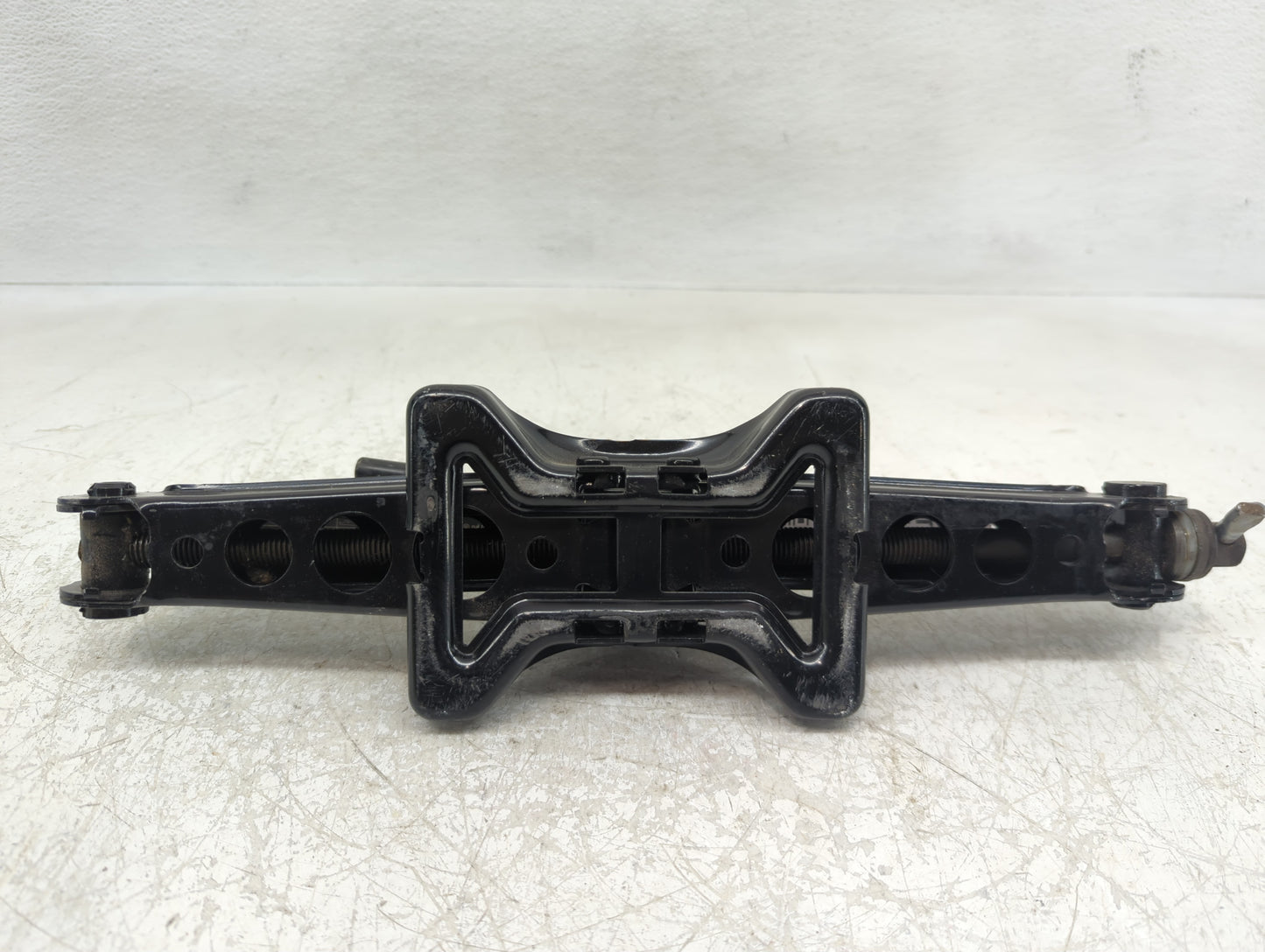 2012 Volvo V60 Spare Scissor Car Jack - Oemusedautoparts1.com