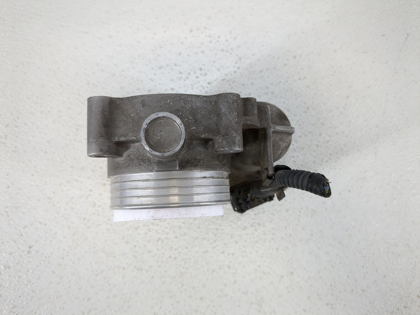 2012 Volvo V60 Throttle Body P/N:280 750 146 30711552 Fits Fits 2004 2005 2006 2007 2008 2009 2010 2011 2013 OEM Used Auto P