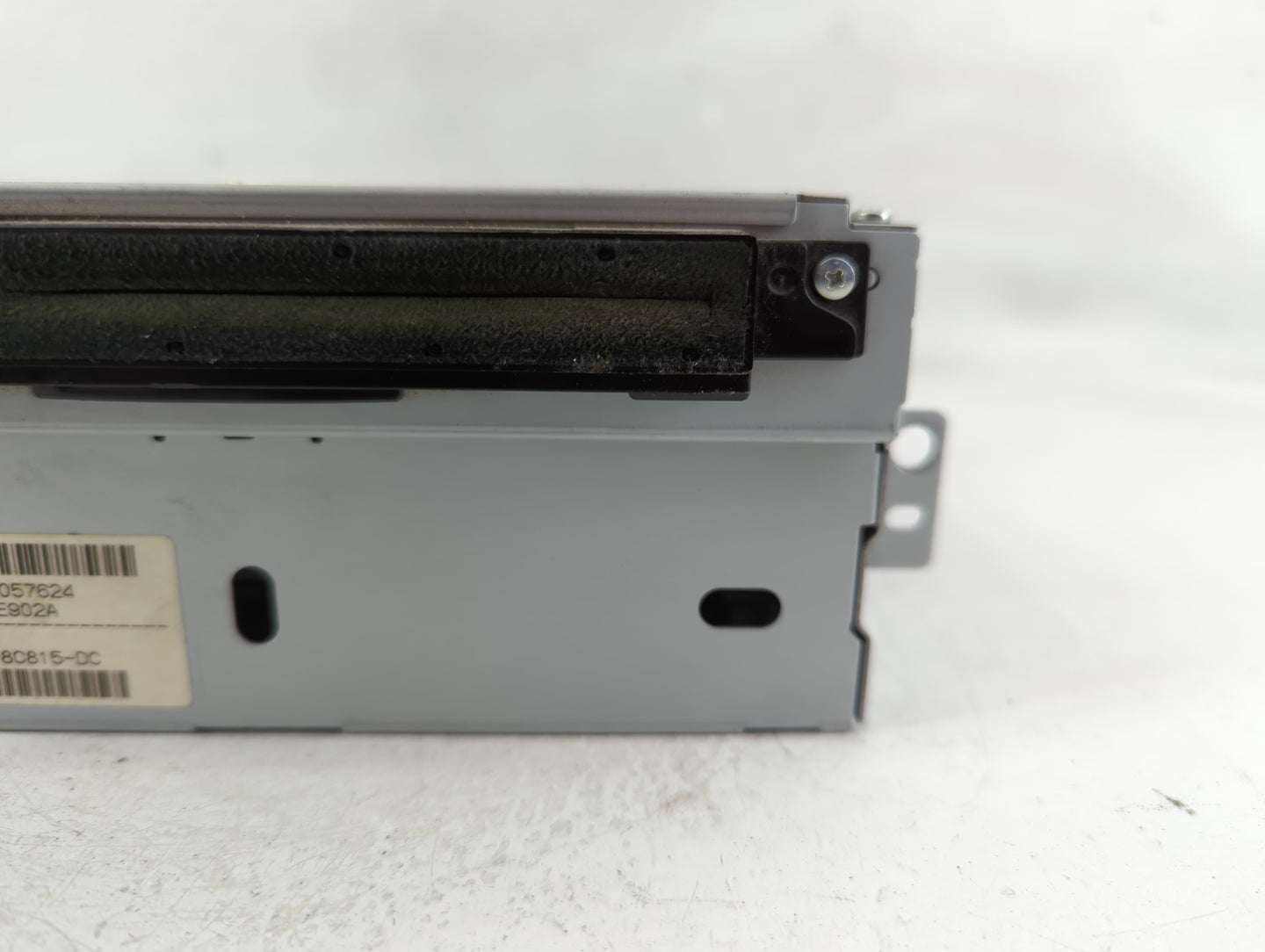 2013 Volvo V60 Radio AM FM Cd Player Receiver Replacement P/N:HIA10057624 Fits Fits 2011 2012 OEM Used Auto Parts - Oemuseda
