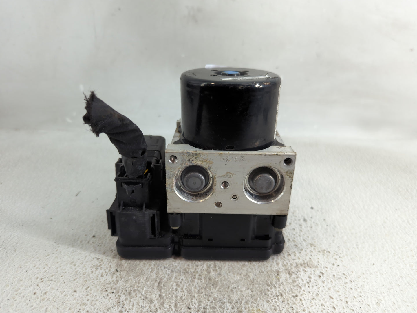 2013-2015 Volvo V60 ABS Pump Control Module Replacement P/N:31329137 Fits Fits 2011 2012 2013 2014 2015 2016 OEM Used Auto P