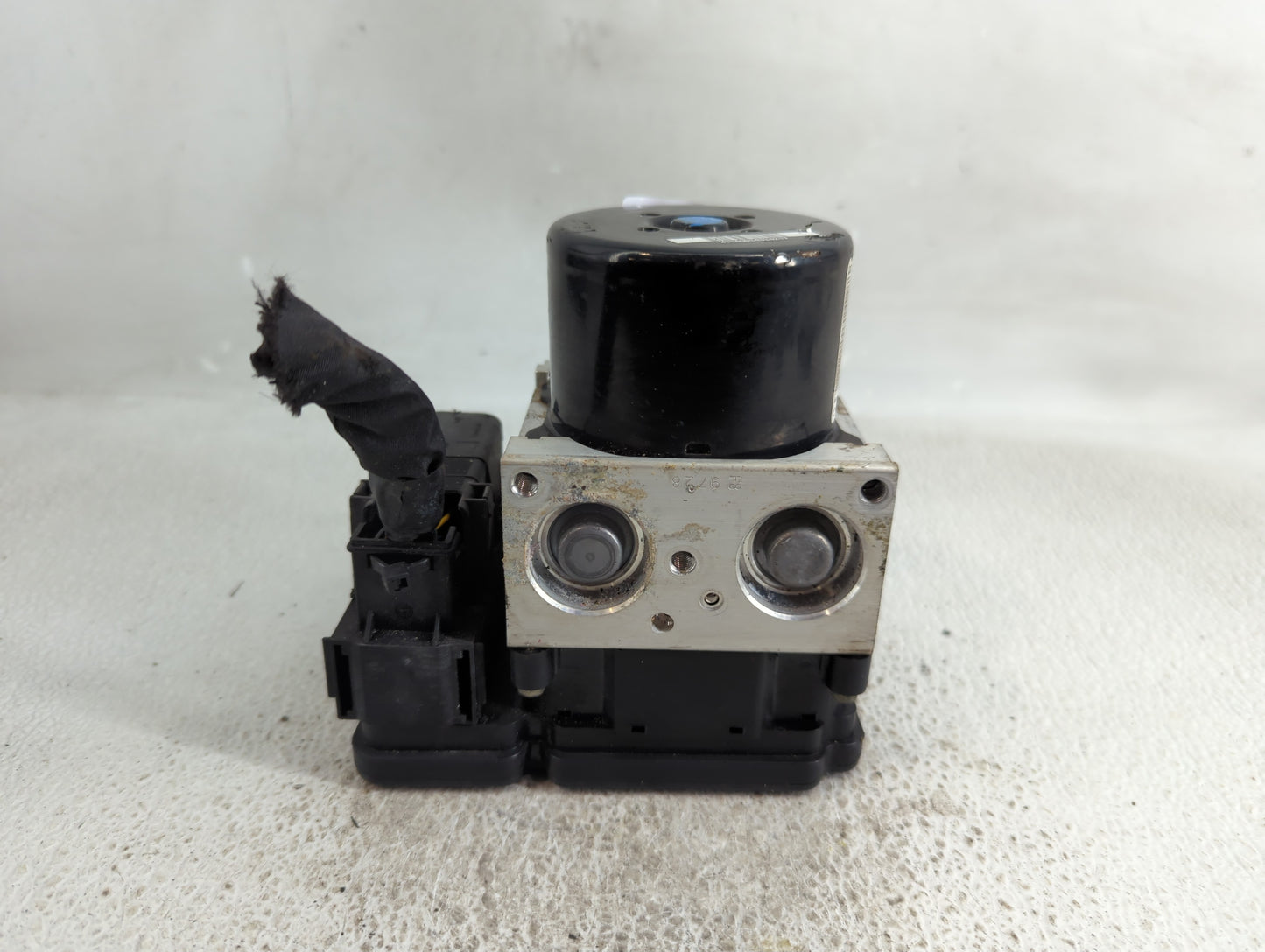 2013-2015 Volvo V60 ABS Pump Control Module Replacement P/N:31329137 Fits Fits 2011 2012 2013 2014 2015 2016 OEM Used Auto P