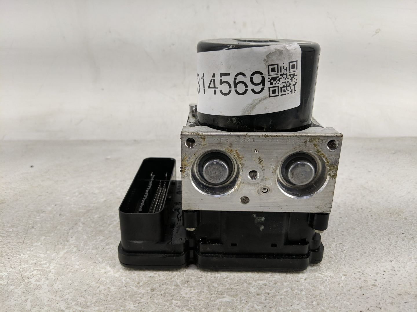 2013-2015 Volvo V60 ABS Pump Control Module Replacement P/N:31329137 Fits Fits 2011 2012 2013 2014 2015 2016 OEM Used Auto P
