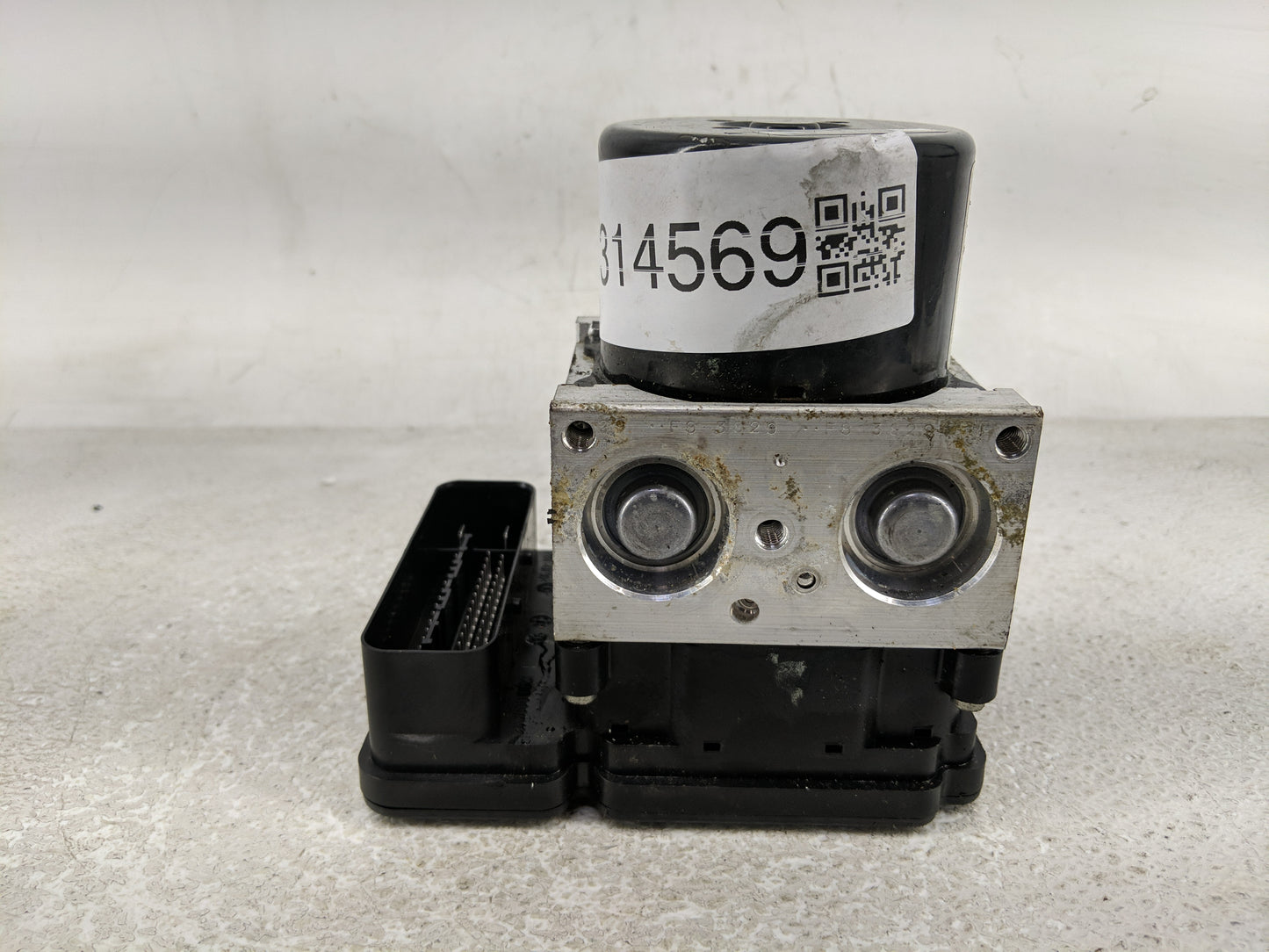 2013-2015 Volvo V60 ABS Pump Control Module Replacement P/N:31329137 Fits Fits 2011 2012 2013 2014 2015 2016 OEM Used Auto P