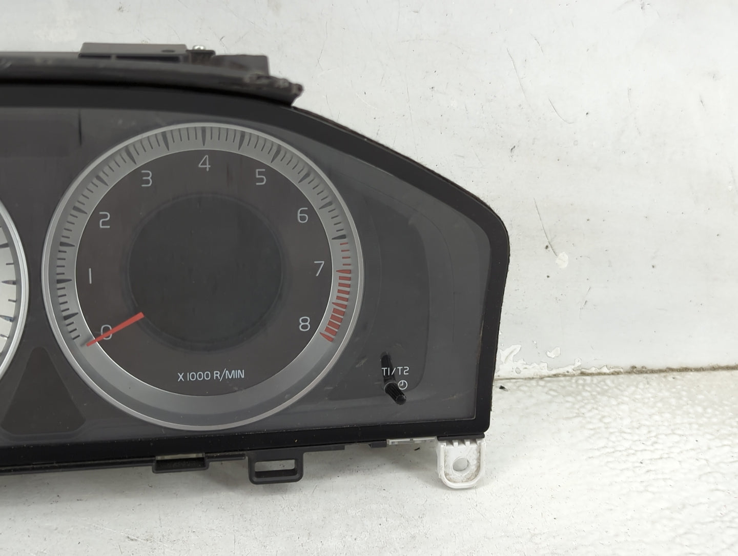 2013 Volvo V60 Instrument Cluster Speedometer Gauges P/N:69799-640U 31343326AA Miles: Fits Fits 2011 2012 2014 OEM Used Auto