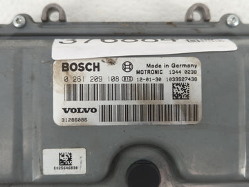 2012 Volvo V60 PCM Engine Control Computer ECU ECM PCU OEM P/N:0 261 209 563 0 261 209 108, 31286086, 1343 0003 Fits OEM Used Auto Parts
