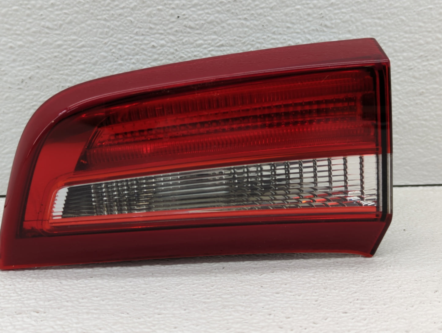 2013 Volvo V60 Tail Light Assembly Passenger Right OEM P/N:30796272 Fits Fits 2011 2012 2014 2015 2016 2017 2018 OEM Used Au