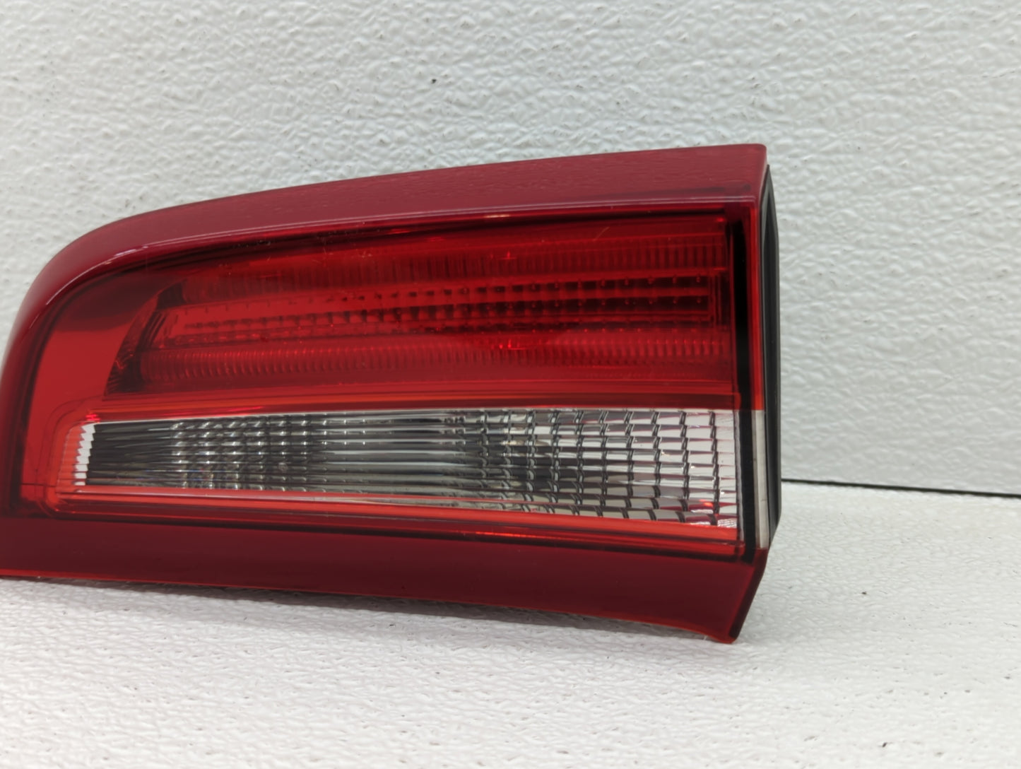 2013 Volvo V60 Tail Light Assembly Passenger Right OEM P/N:30796272 Fits Fits 2011 2012 2014 2015 2016 2017 2018 OEM Used Au