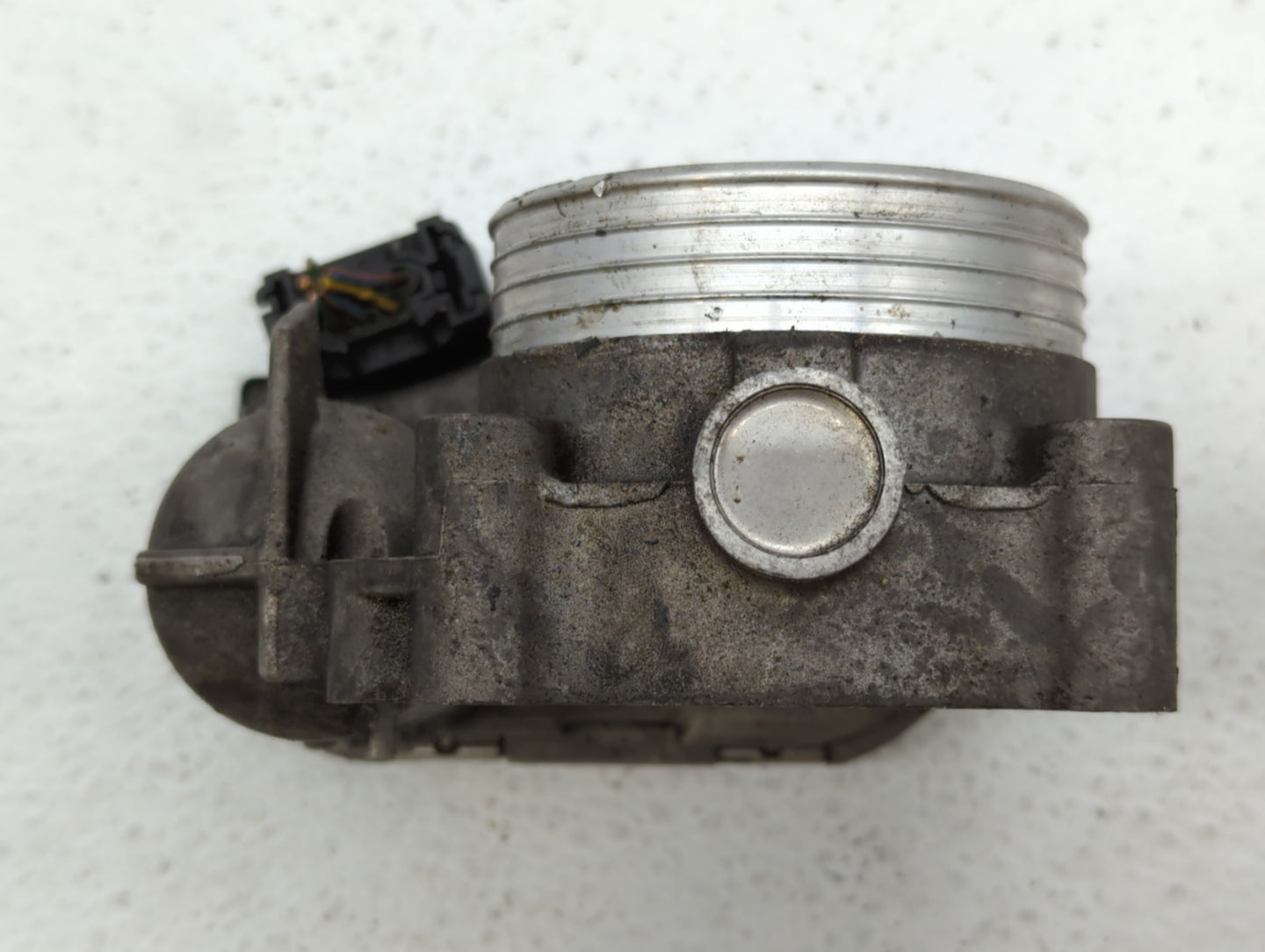 2012 Volvo V60 Throttle Body P/N:30711552 Fits Fits 2004 2005 2006 2007 2008 2009 2010 2011 2013 OEM Used Auto Parts - Oemus