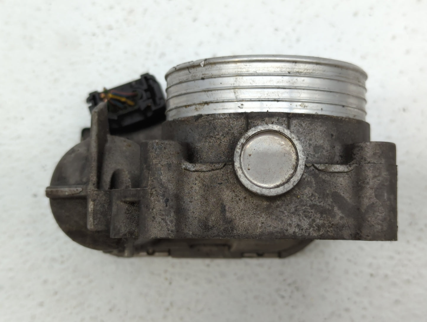 2012 Volvo V60 Throttle Body P/N:30711552 Fits Fits 2004 2005 2006 2007 2008 2009 2010 2011 2013 OEM Used Auto Parts - Oemus