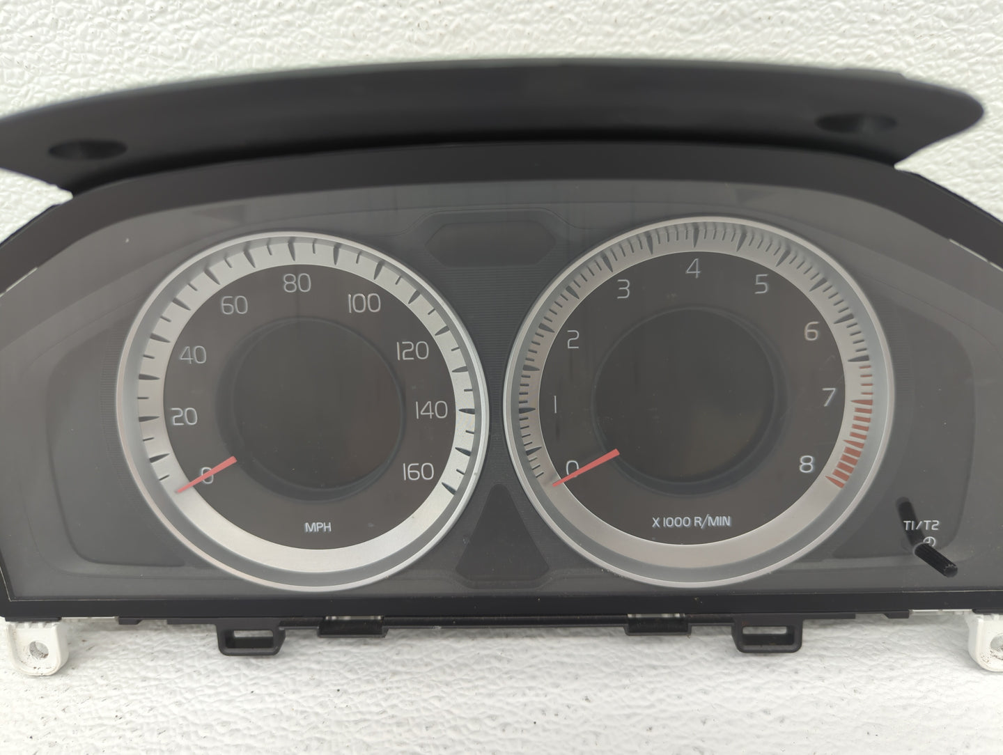 2013 Volvo V60 Instrument Cluster Speedometer Gauges P/N:31343326AA 31296371AB Fits Fits 2011 2012 2014 OEM Used Auto Parts 