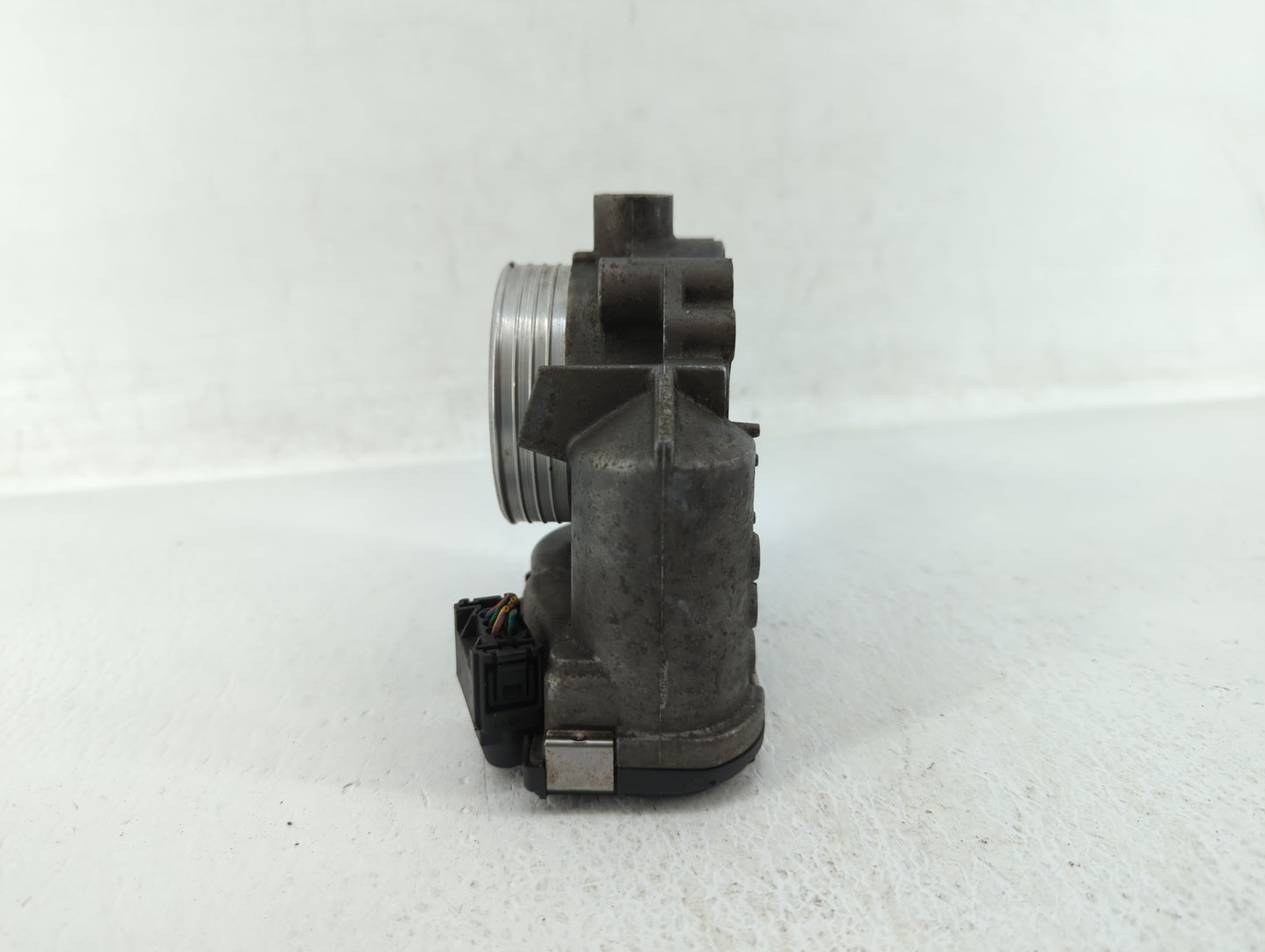 2012 Volvo V60 Throttle Body P/N:30711552 Fits Fits 2004 2005 2006 2007 2008 2009 2010 2011 2013 OEM Used Auto Parts - Oemus