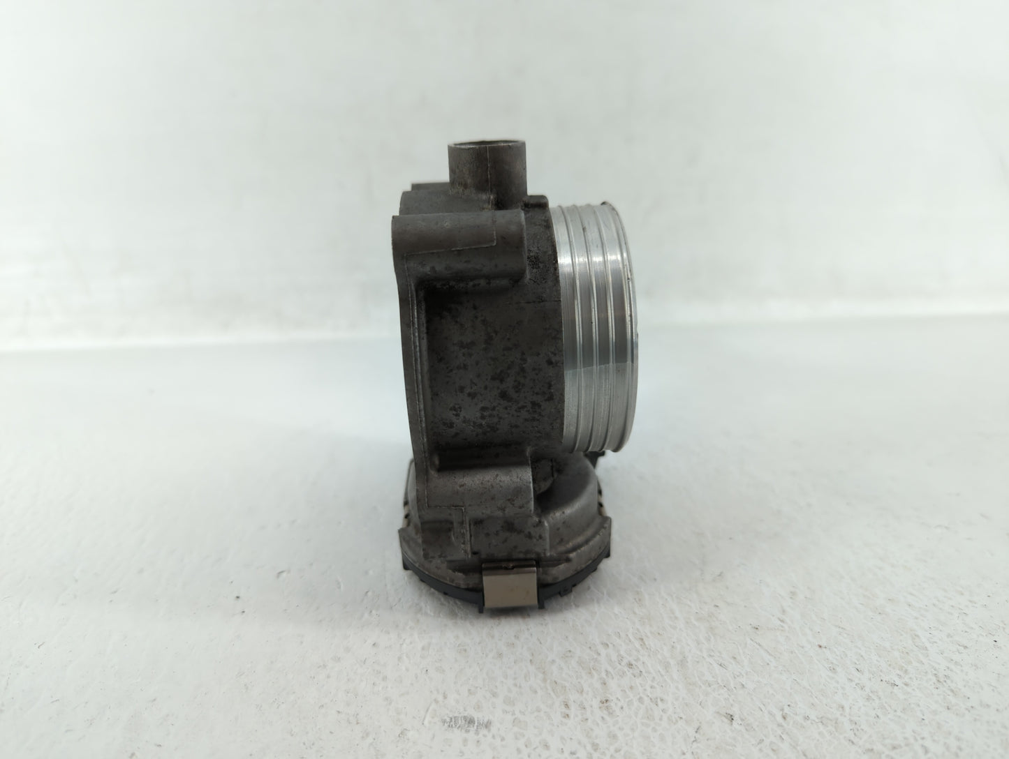 2012 Volvo V60 Throttle Body P/N:30711552 Fits Fits 2004 2005 2006 2007 2008 2009 2010 2011 2013 OEM Used Auto Parts - Oemus
