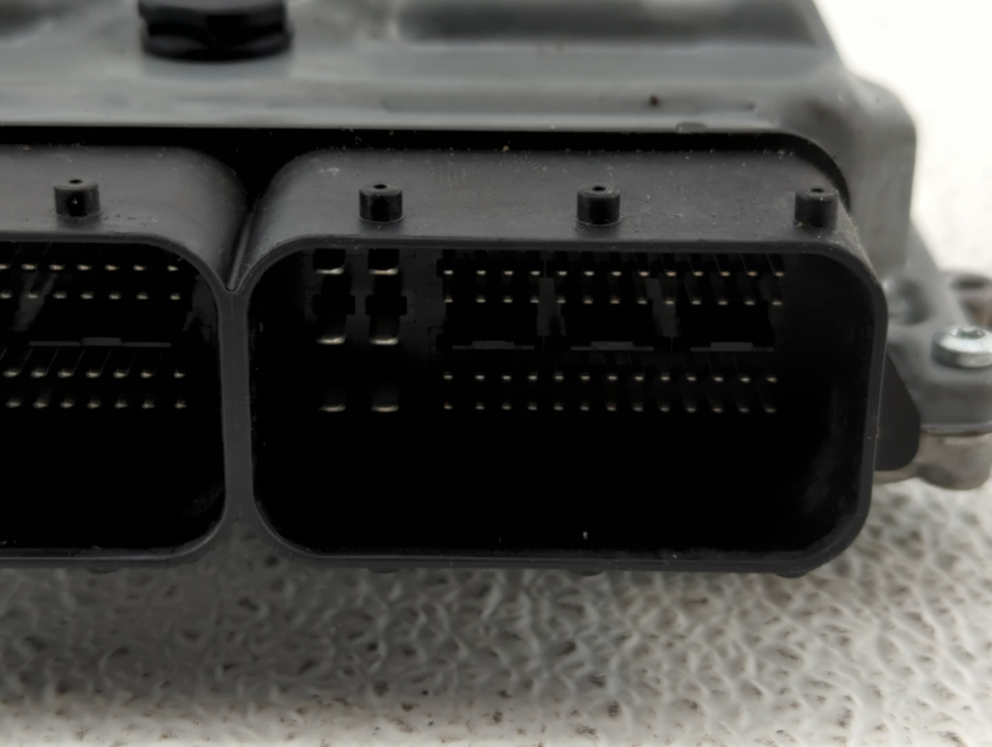 2012 Volvo V60 PCM Engine Control Computer ECU ECM PCU OEM P/N:1344 0576 1344 0798, 0 261 209 563, 0 261 209 108, 1343 0003 