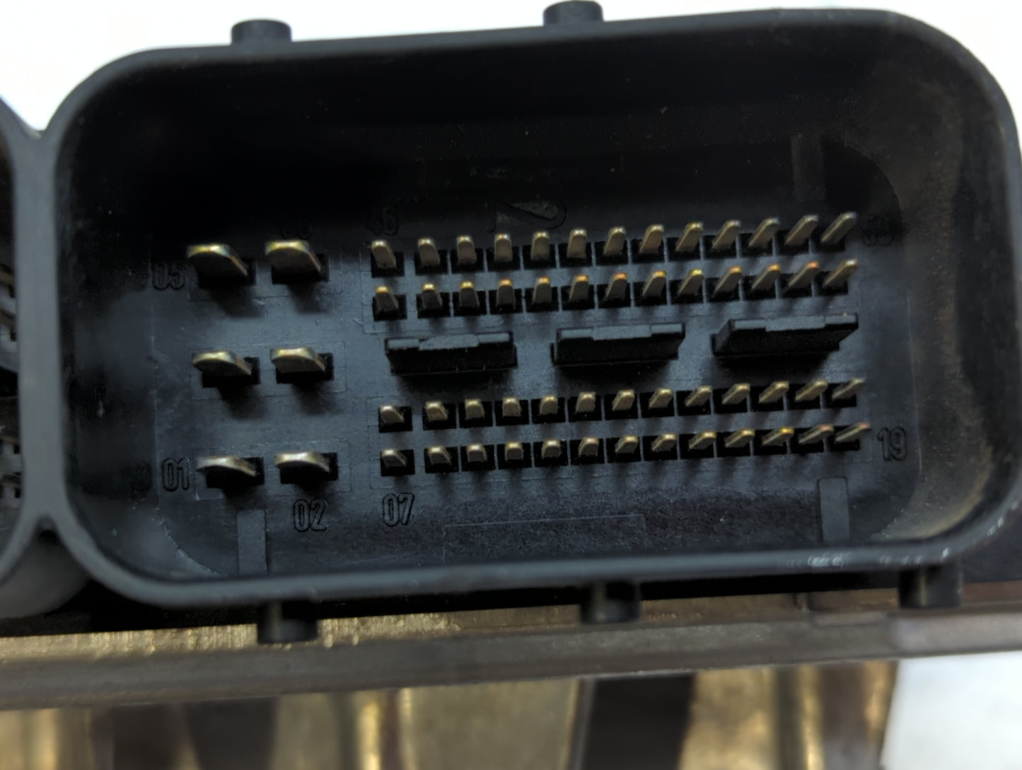 2012 Volvo V60 PCM Engine Control Computer ECU ECM PCU OEM Fits OEM Used Auto Parts - Oemusedautoparts1.com