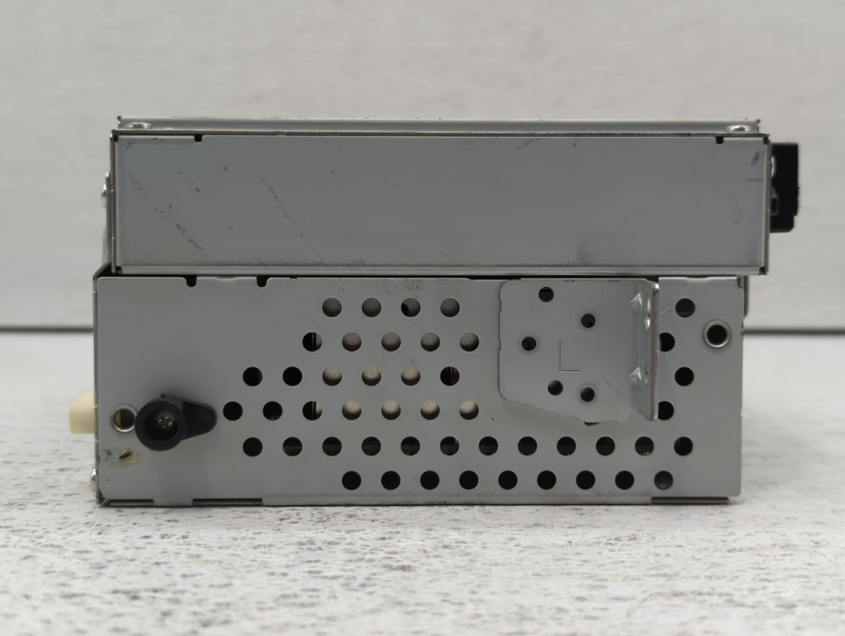 2013-2013 Volvo V60 Am Fm Cd Player Radio Receiver 522392 - Oemusedautoparts1.com