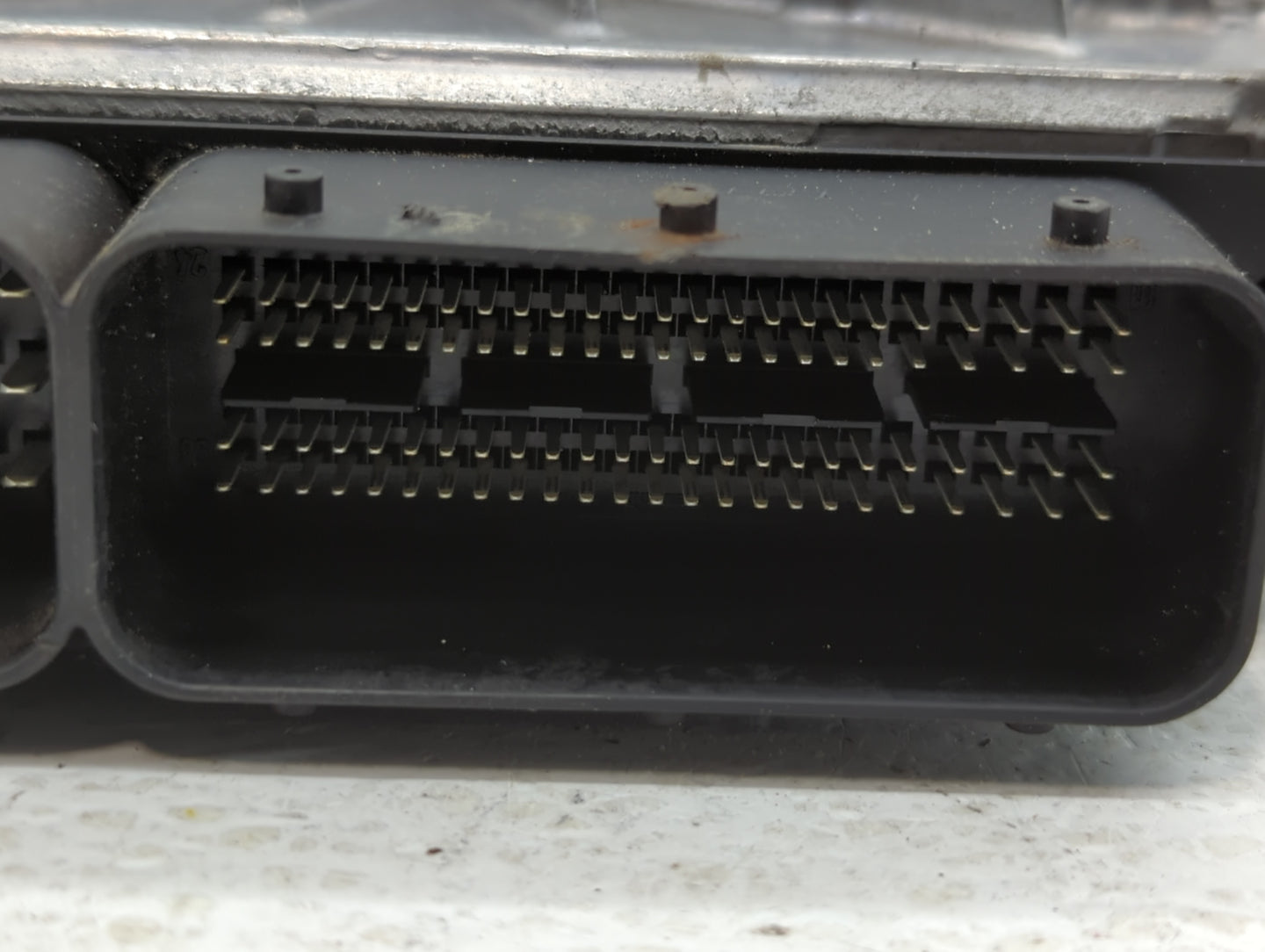 2012 Volvo V60 PCM Engine Control Computer ECU ECM PCU OEM P/N:31286086 Fits OEM Used Auto Parts - Oemusedautoparts1.com